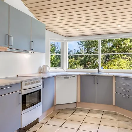 Semesterbostad Guthmund - 1km From The Sea By Interhome
