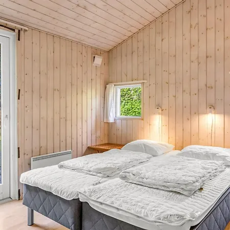 Semesterbostad Guthmund - 1km From The Sea By Interhome
